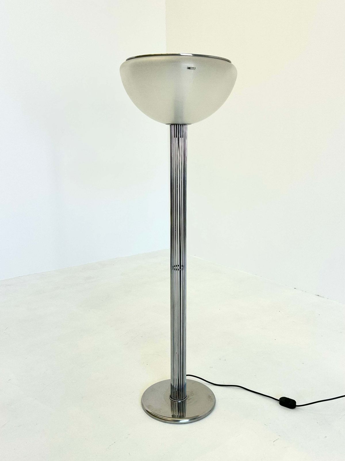 Moana Floor Lamp By Luigi Massoni For Harvey Guzzini photo furniture