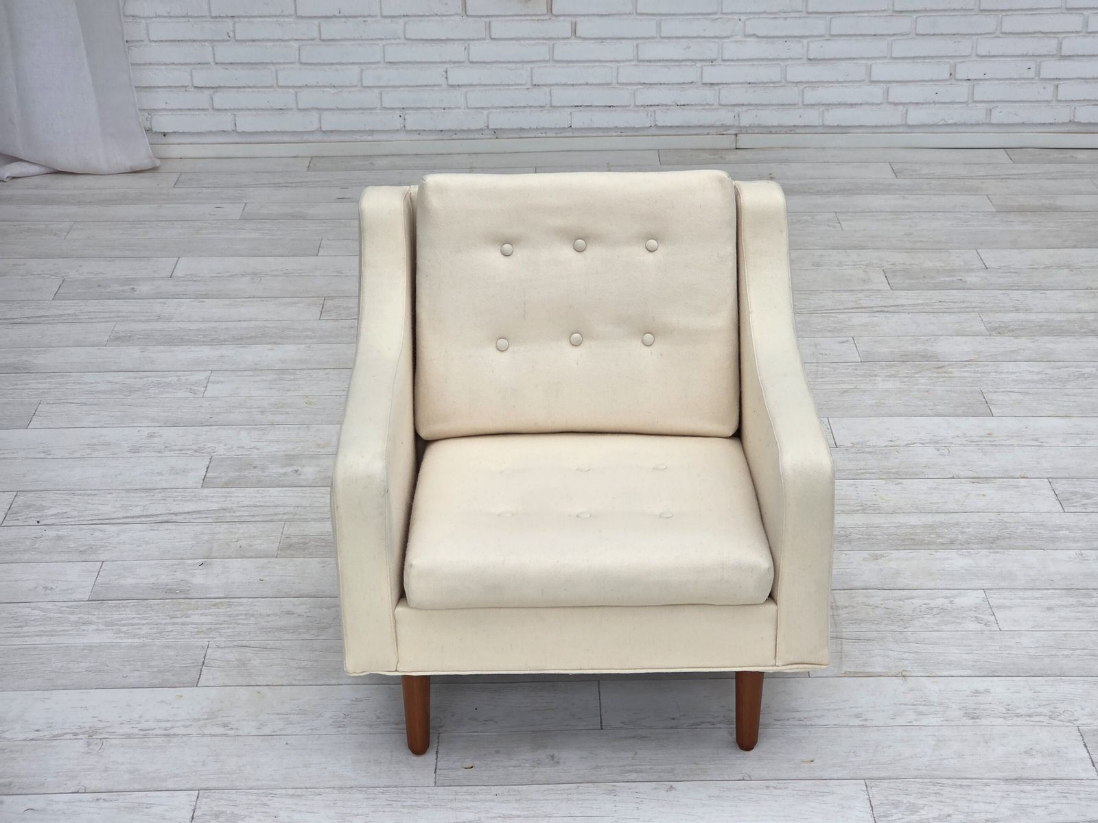 Ca. Jaren 1970, Deense Fauteuil, Meubelwol, Teakhouten Poten. photo vinterior