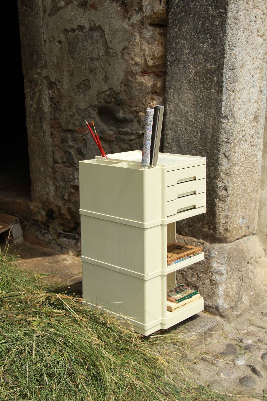 Neolt, Italian Cream Plastic Trolley By Giovanni Pelis For Stile Neolt, Italy, 1960s photo vintage
