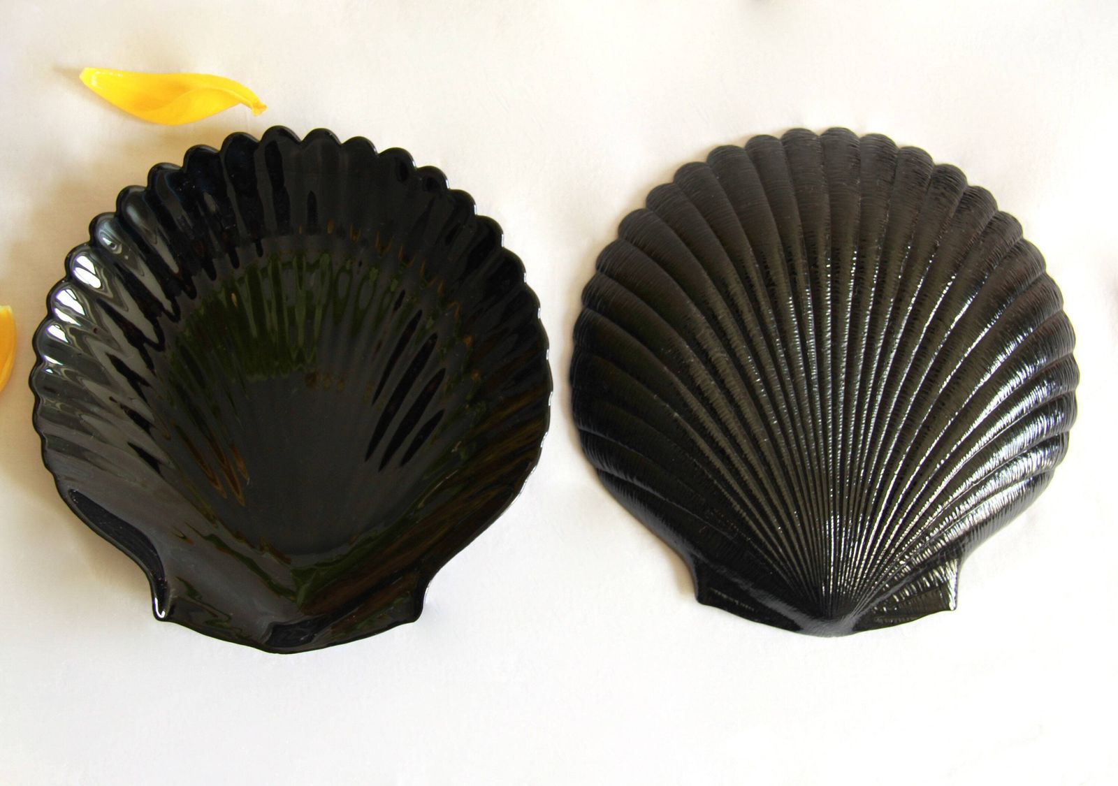 Capesante, Vintage Ceramic Shell Plates, Set Of 7, France, 1980s photo vinterior