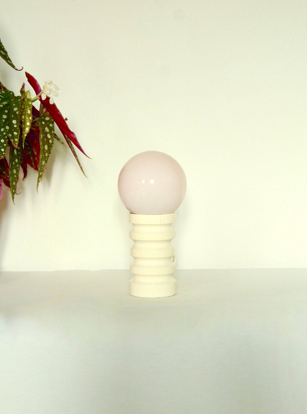 Pallida, Vintage Space Age Pink And White Table Lamp, Italy, 1970s