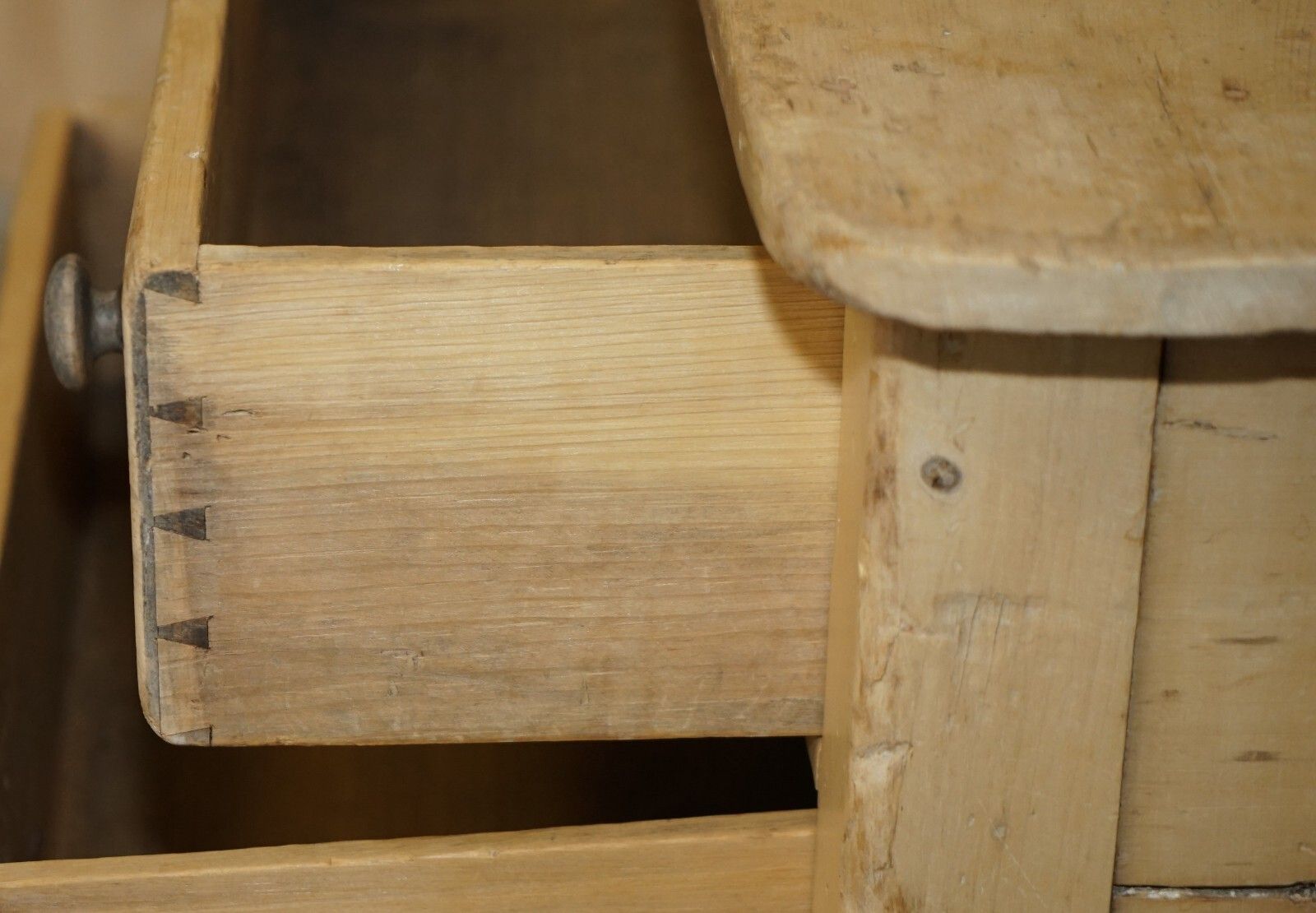 photo vinterior Super Rare Antique Georgian Circa 1800 Pine Housekeepers Drawers Sideboard