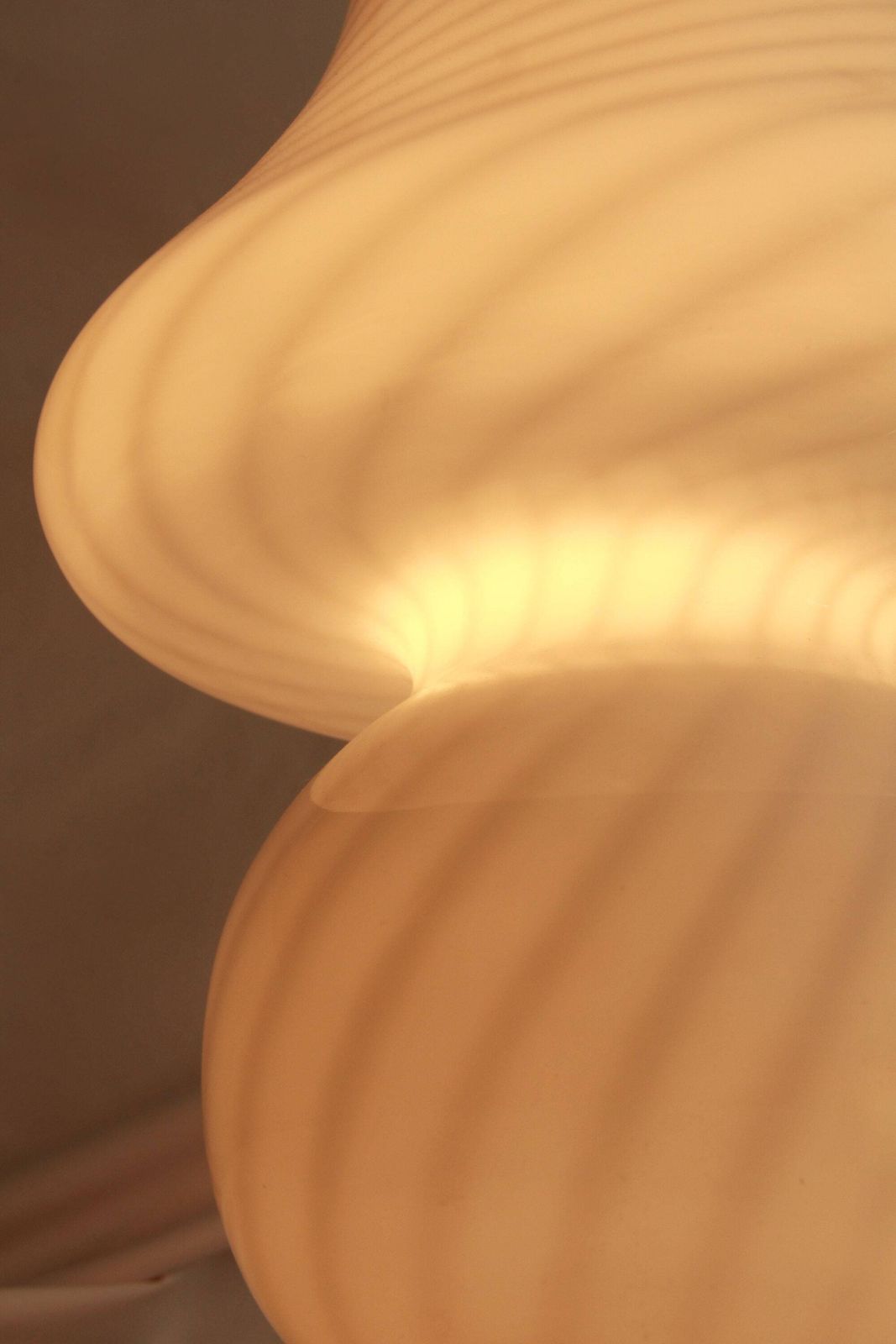 Magnolia, Vintage Imposing Xxl Swirl Murano Mushroom Lamp, Italy, 1970s photo 388.0