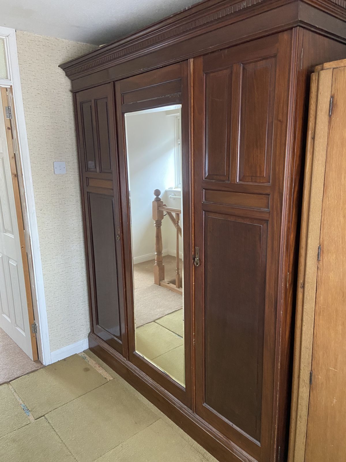 Victorian Wardrobe, 18th Century And Earlier