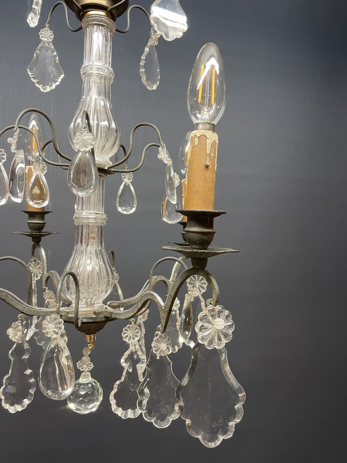 Elegant Little Florentine Light In Tole And Crystal. photo for sale