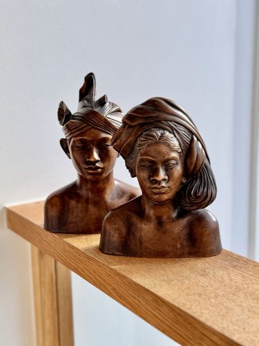 photo furniture A Pair Of 1950s/60s Vintage Balinese Carved Busts Young Man & Woman A/F