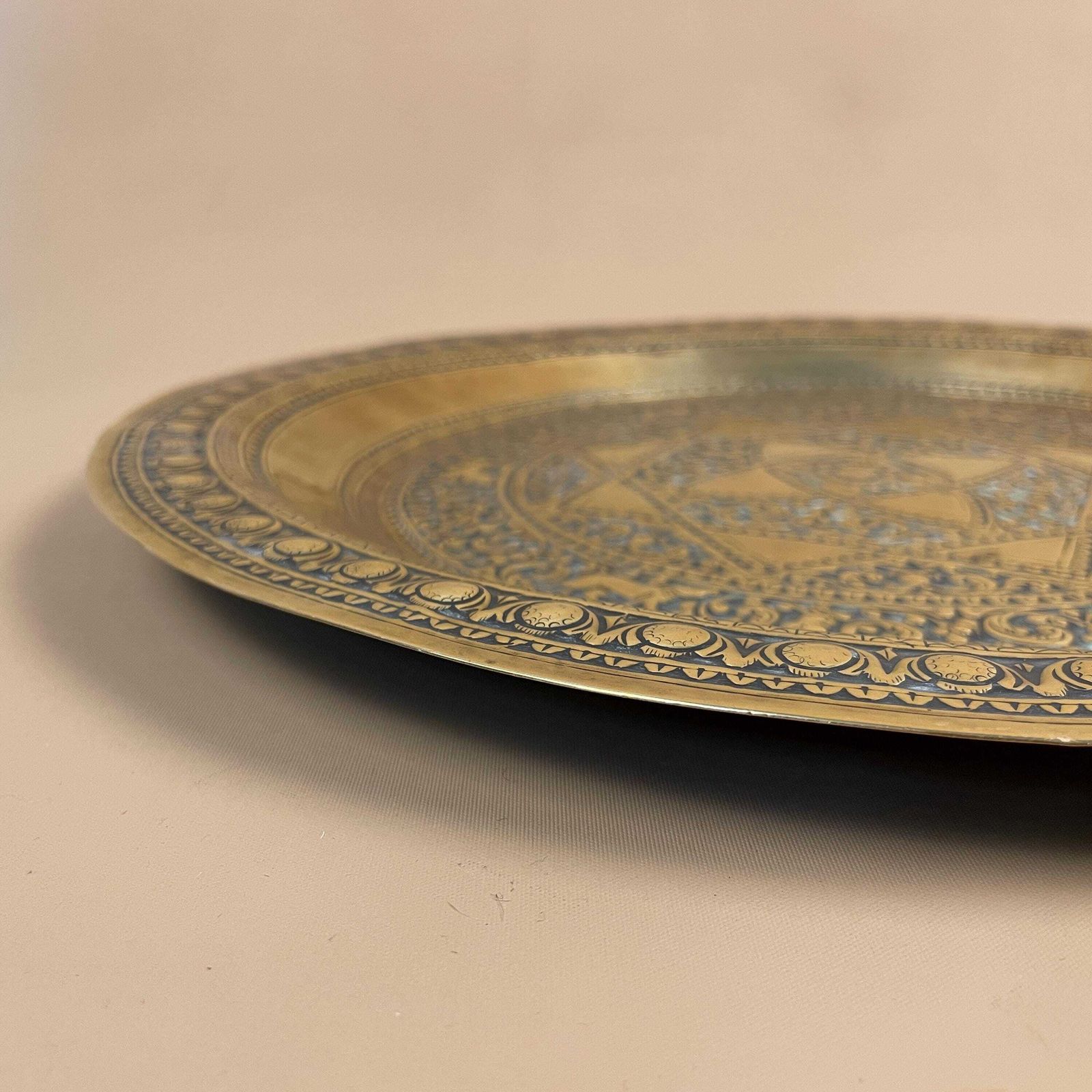 Indian Metal Gold Brass Tray 36cm Animal Pattern Decorative Black Inlay Circle Round Handmade Etched Intricate Vintage Antique photo furniture
