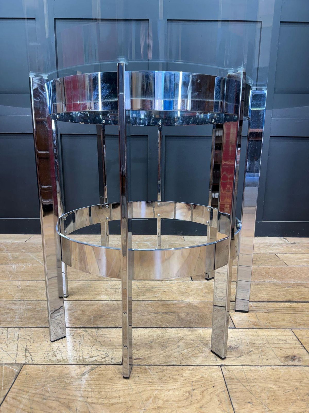 photo furniture 1970s Round Glass Top Chrome Dining Table By Richard Young Merrow Associates