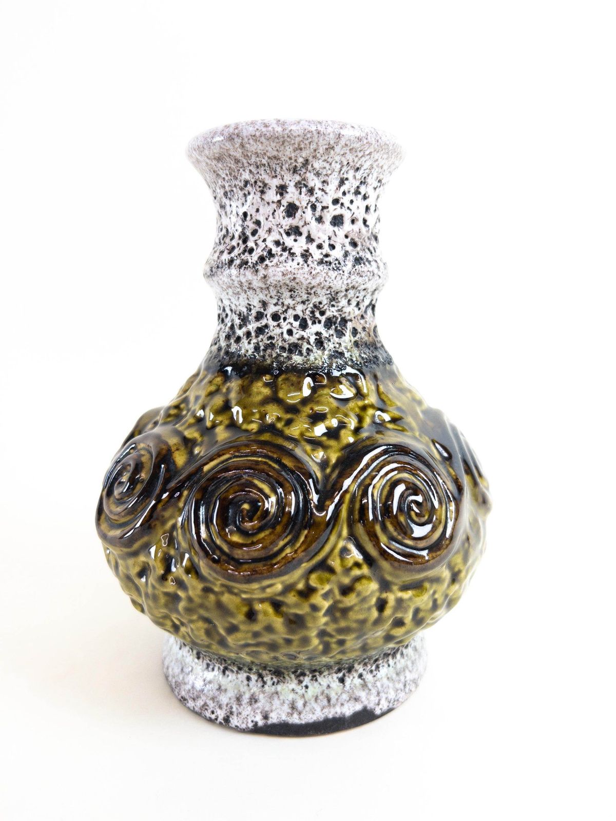 ü Keramik Fat Lava Vase   Uebelacker West German Pottery Vase   Black And White Fat Lava With Green Swirl Design   Form 1357 18 photo vinterior