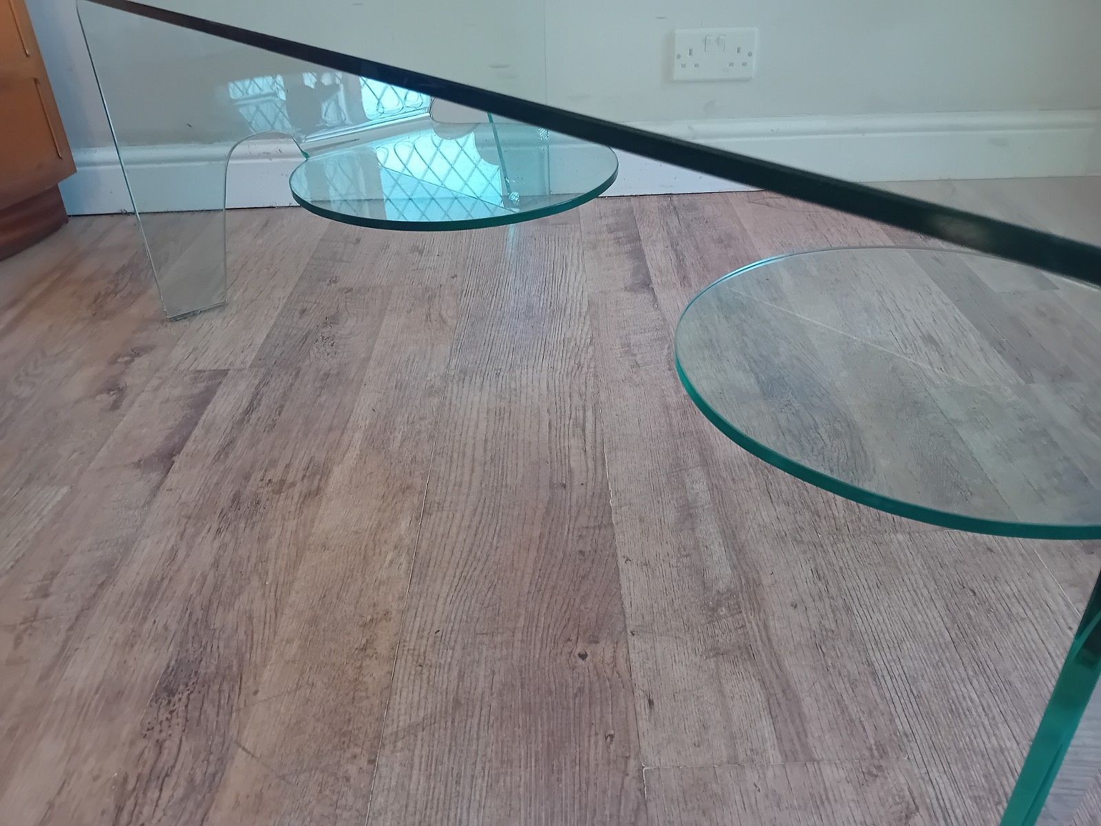photo furniture Beautiful Italian  Modernist Tempered Glass Folded Drinks / Coffee Table