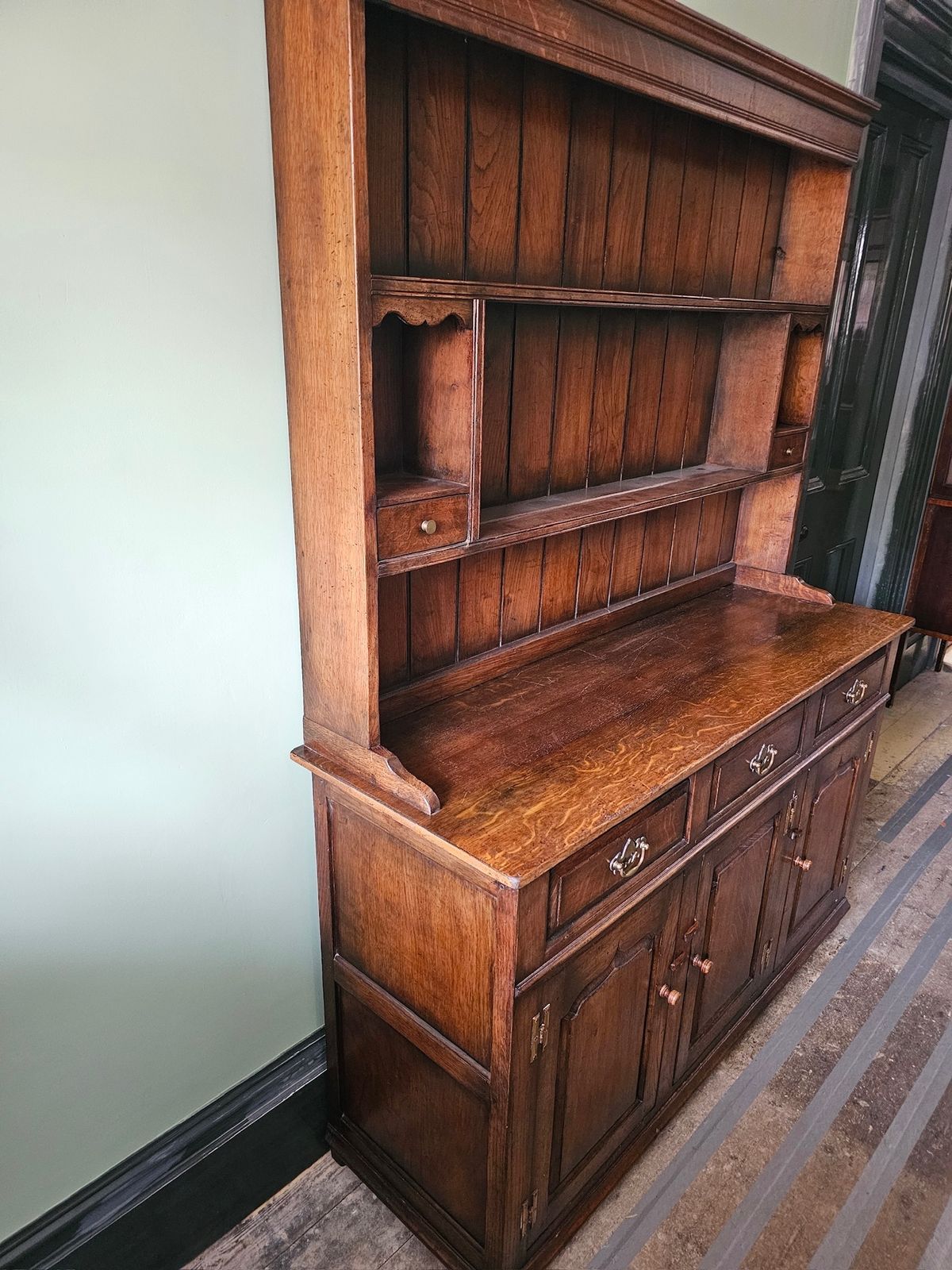 Oak Dresser photo 1500.0