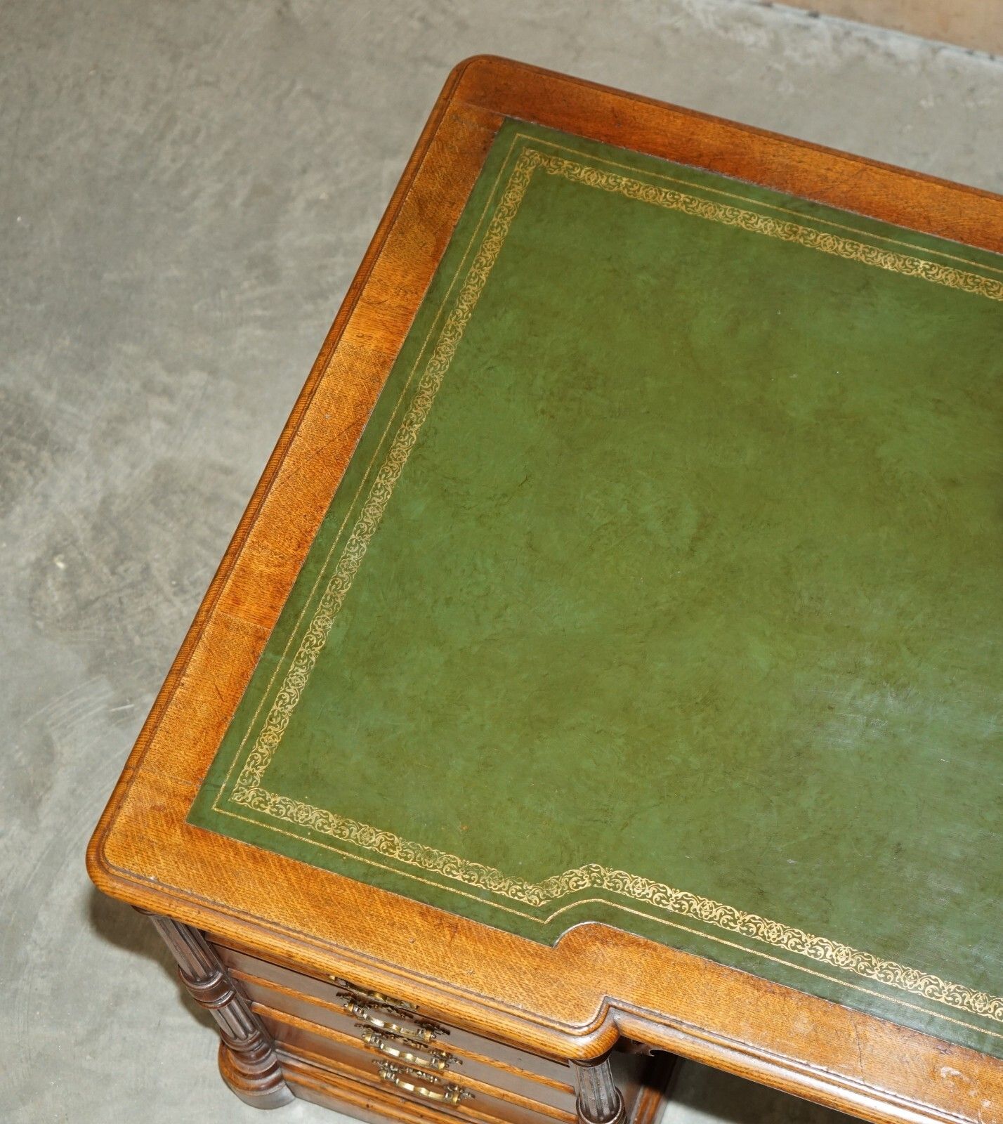 photo vintage Antique Restored C Hindley & Son English Oak Green Leather Double Sided Desk