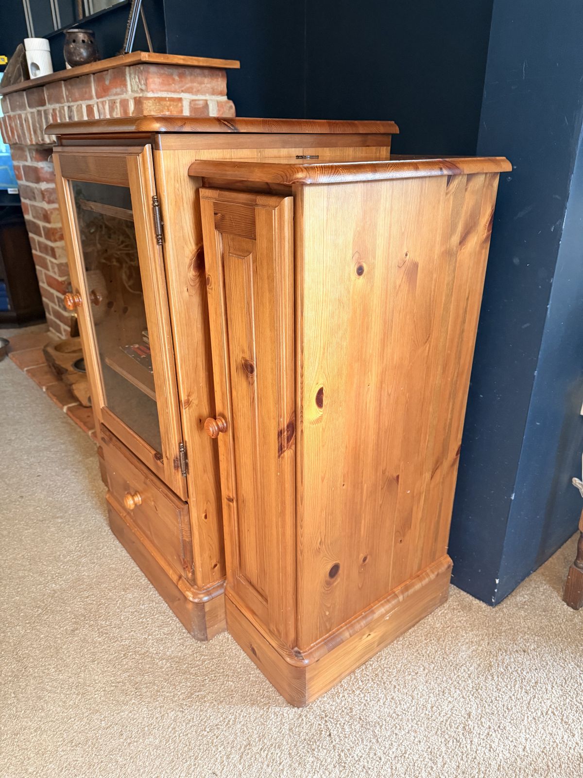 Vintage Ducal Victoria Pine Hi Fi Cabinet With Matching Side Units – 1998 And A Tv Stand photo buy