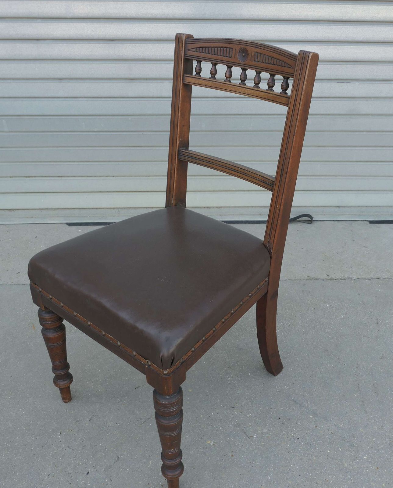 Set Of Very Heavy 4 Edwardian Carved Oak And Leather Dining Chairs photo vinterior