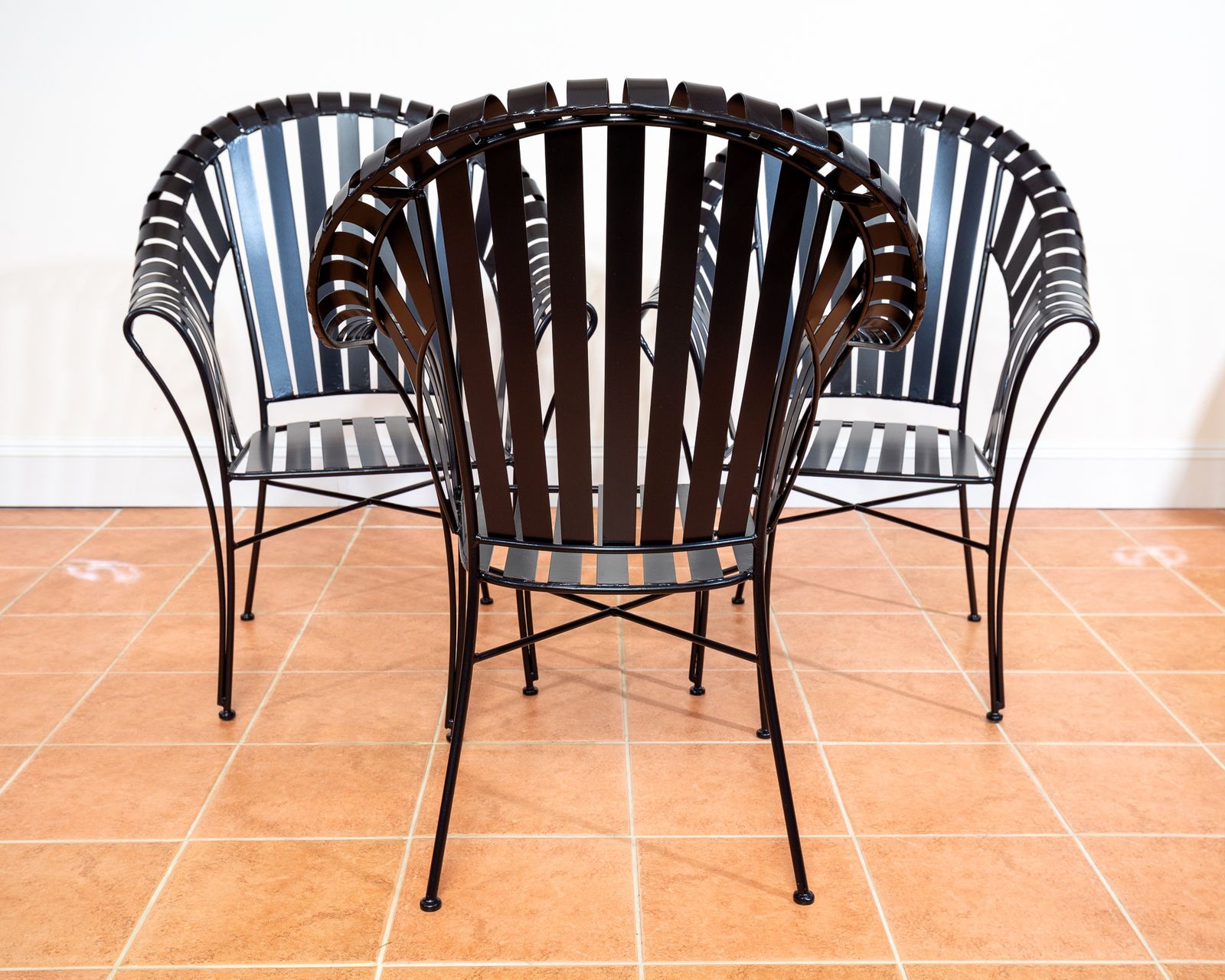 Set Of 4 Modernist Iron Strap Garden Armchairs Pair Sculptural Brutalist 1980s Mcm Patio Outdoors Outside French Machinisme Woodard Carre Salterini photo Garden Furniture