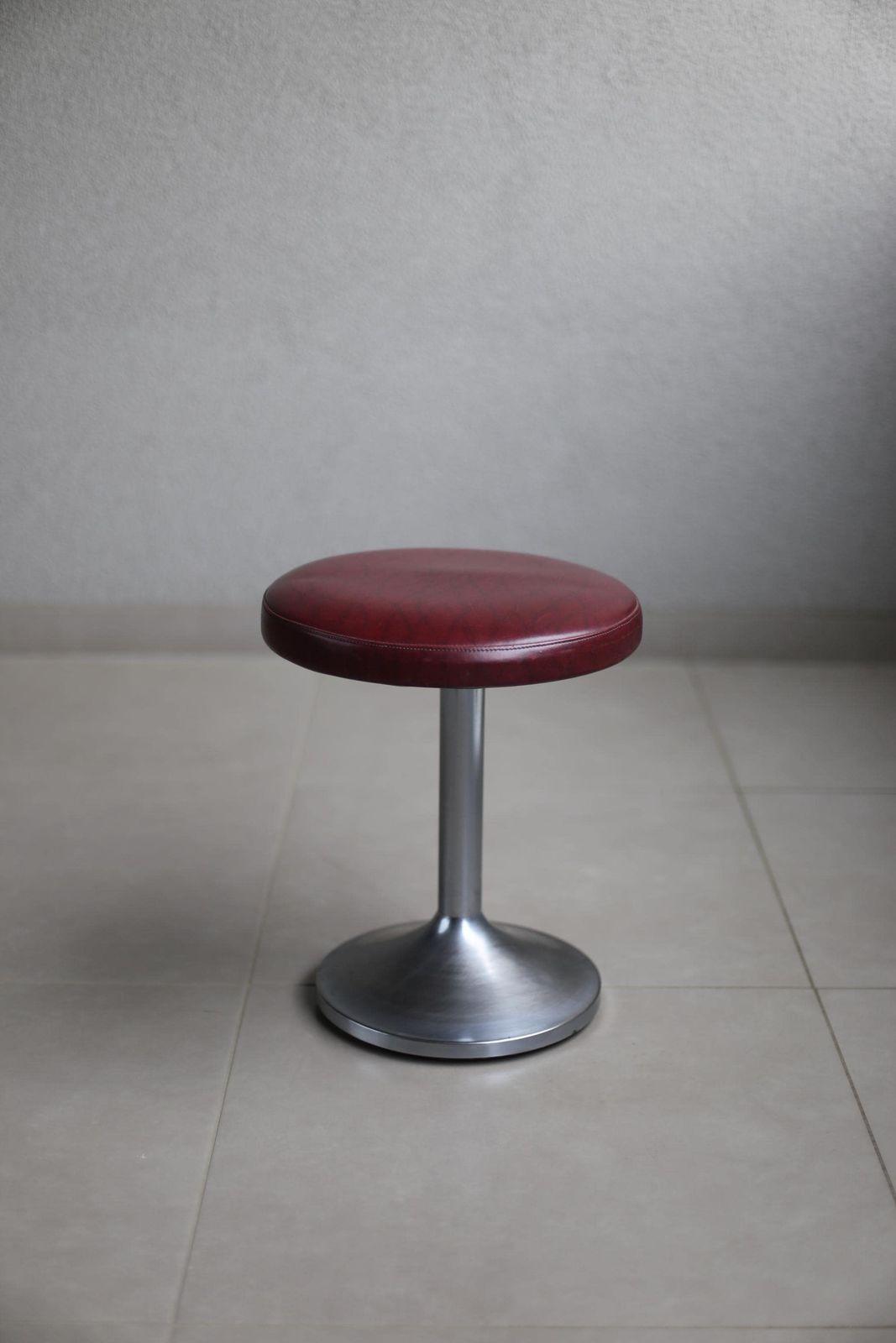 Vintage Bar Stool / Mcm Furniture / Mcm Chair / Industrial Bar Stool / Mid Century Modern 70s Tulip Base Bar Stools / Made In Yugoslavia photo Furniture