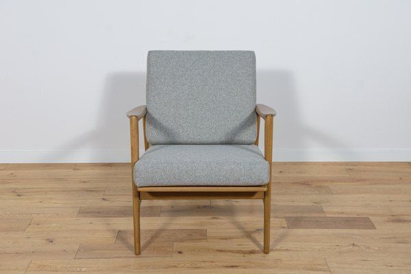 1628.0 Set Of Model 300 139 Chairs From Swarzędz Factory, 1960s photo