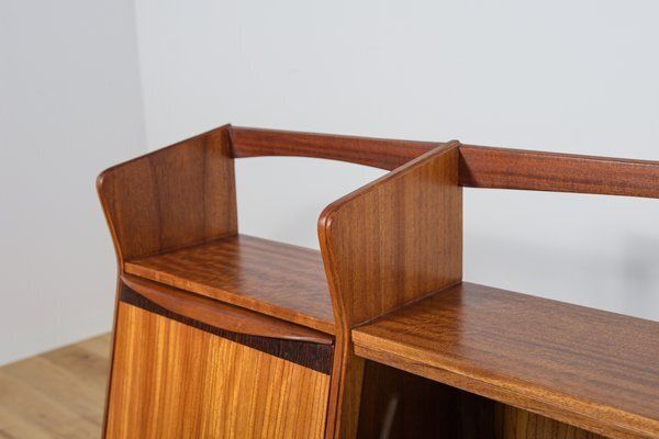 photo vinterior Mid Century Bookcase From McIntosh, 1960s