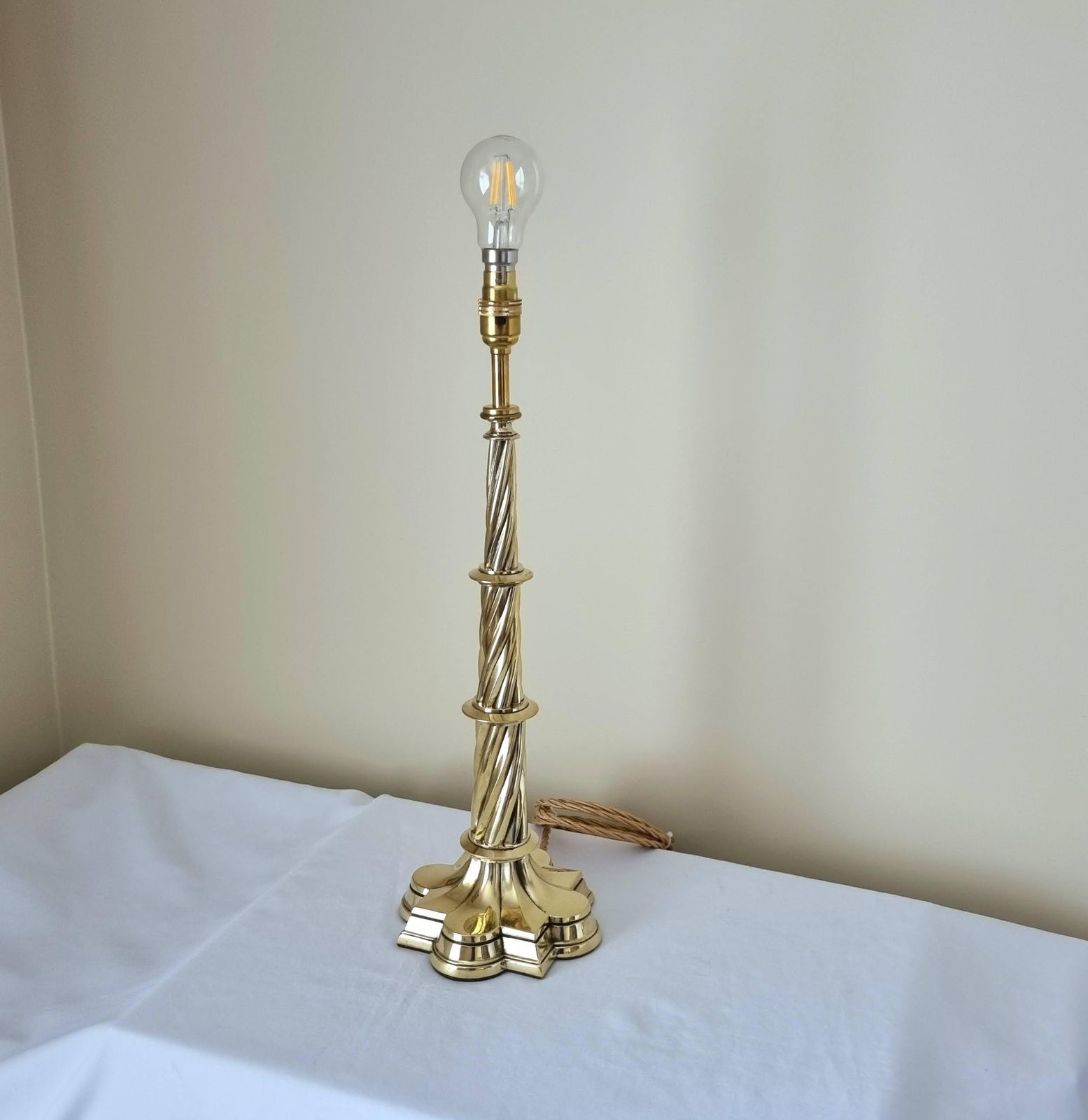 Beautiful And Highly Unusual Large Antique Late Victorian Twisted Brass Table Lamp, Rewired With New Old Style Twisted And Braided Flex.