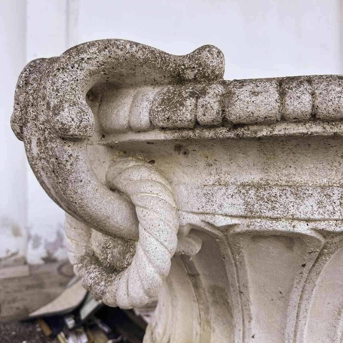 Large Stone And Cement Vase, A Majestic Presence To Decorate Gardens Or Courtyards With Classic Style. photo vinterior