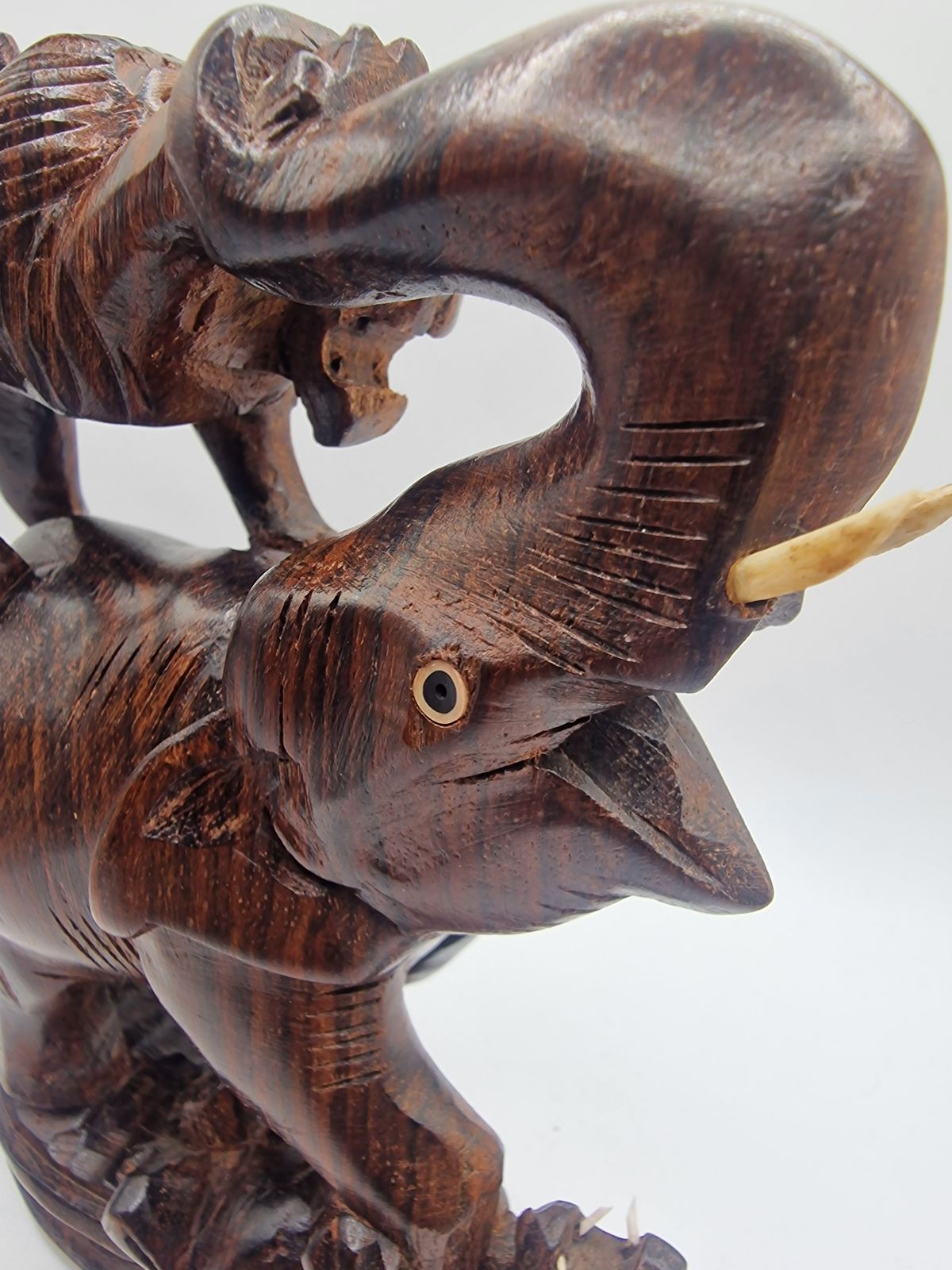 Mid Century Hand Carved Rosewood Elephant & Lion Sculpture – Made In India photo vintage