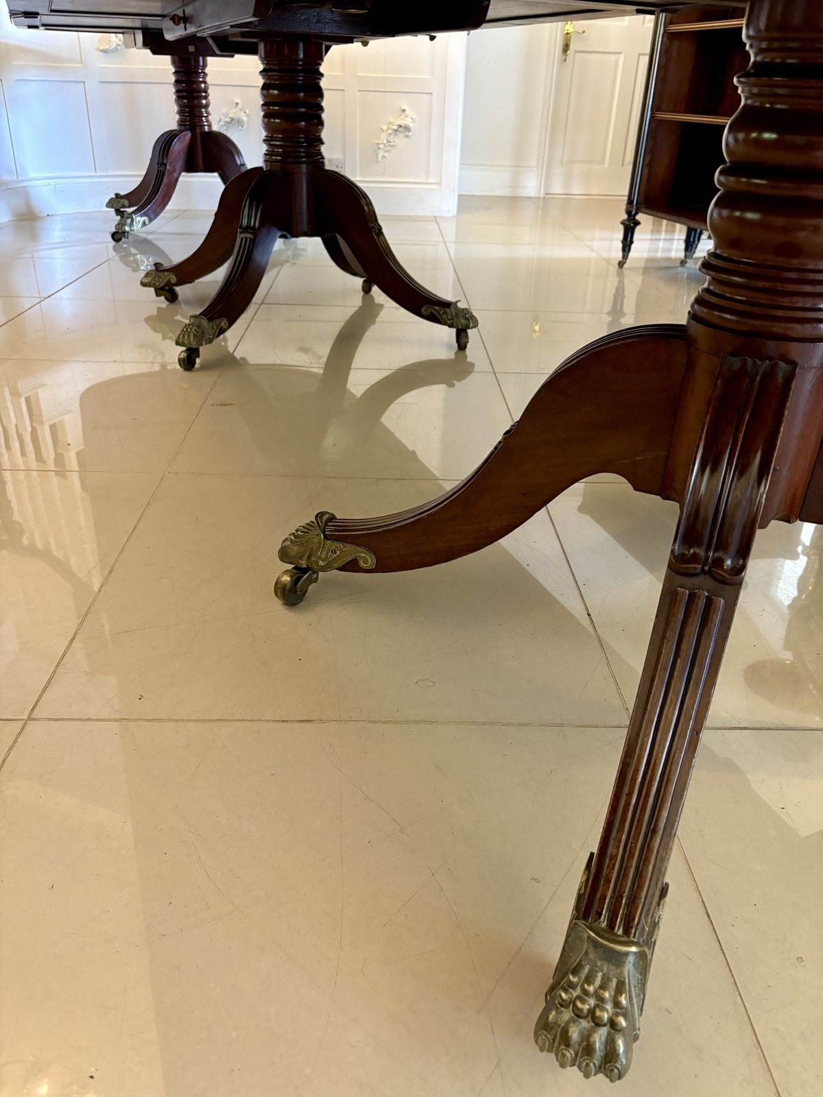 39500.0 Magnificent Quality Antique 19th Century 16 Seater Figured Mahogany 3 Pilar Dining Table 72 X 122 X 409 Cm photo