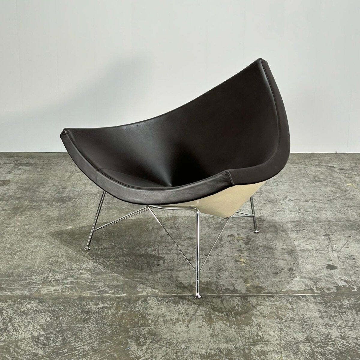 Vitra Coconut Leather Chair By George Nelson photo for sale