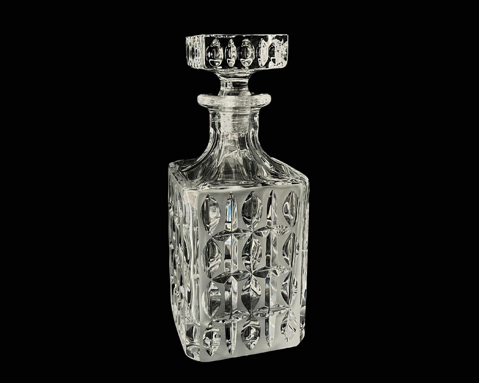 Crystal Whiskey Decanter | 1pc | Square Model With Stopper | By Nachtmann photo buy