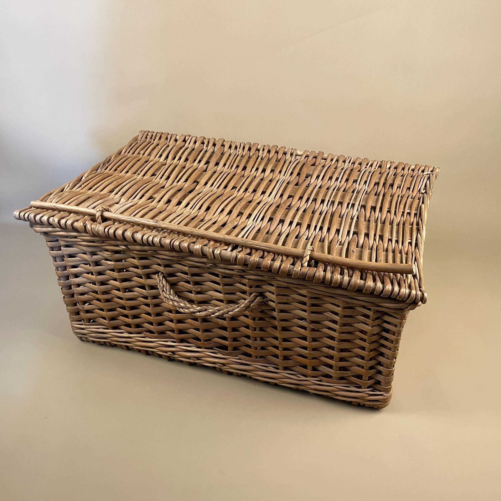 Vintage Rectangle Basket Woven Wicker Brown Storage Vintage Brown Cottage Farmhouse Toy Lidded Handle Picnic Bag Lid Medium Lock Travel photo for sale