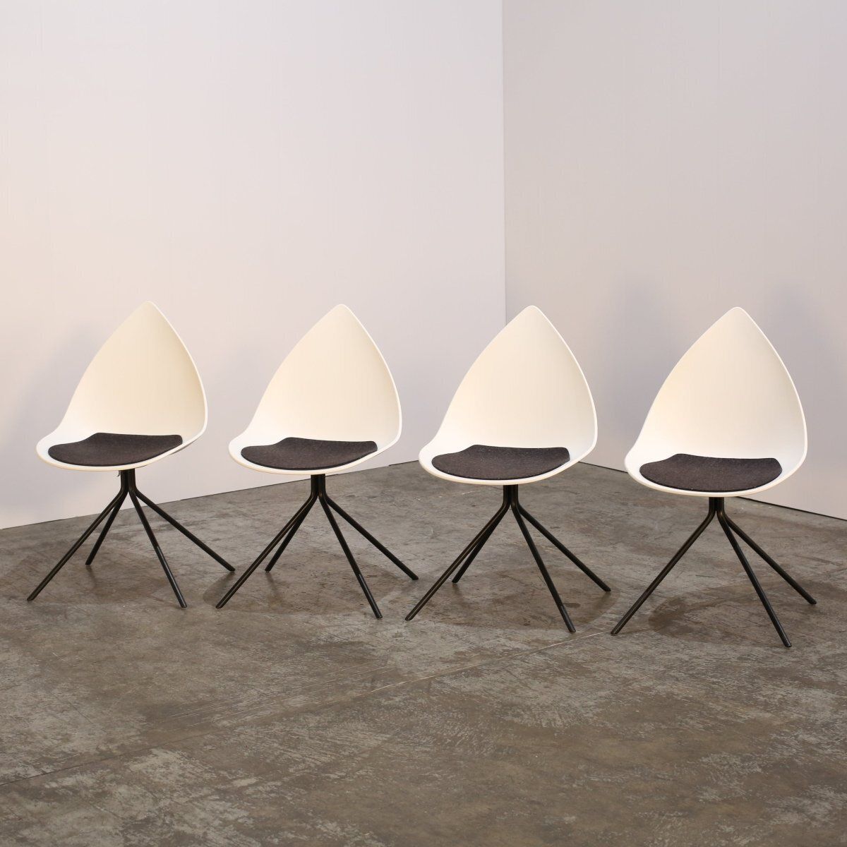 Boconcept Ottawa Chair By Karim Rashid, Set Of Eight photo vintage