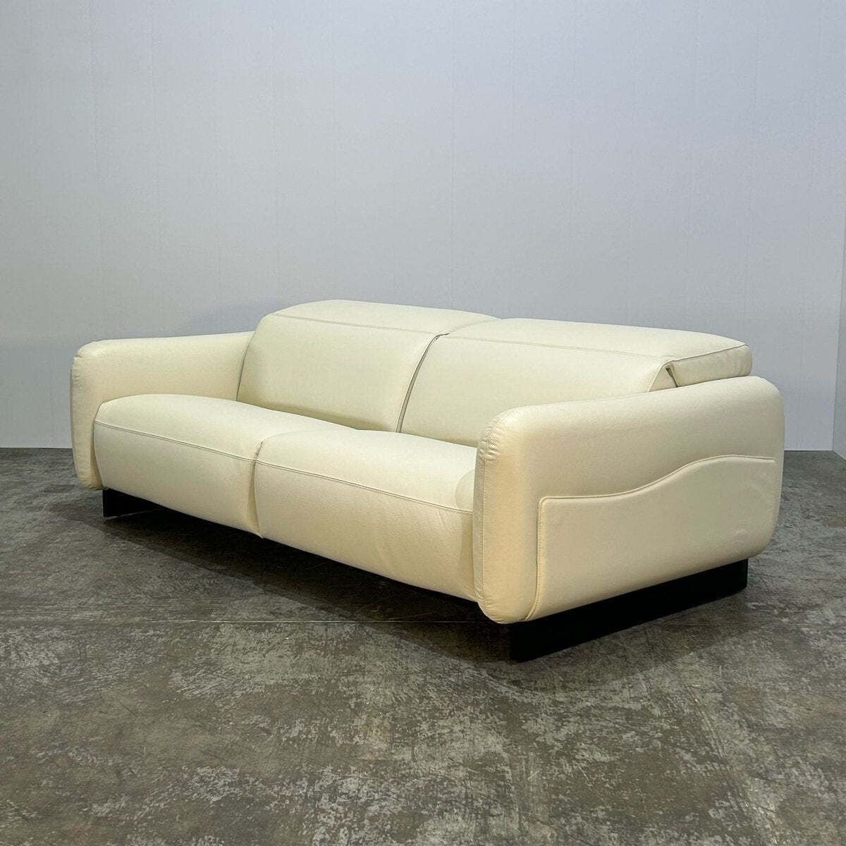 photo vinterior Roche Bobois Opale Leather Sofa By Maurizio Manzoni