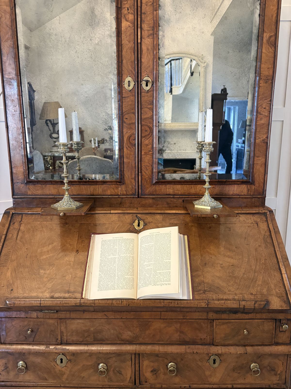 Antique Queen Anne Fantastic Quality Burr Walnut And Featherbanded Bureau Bookcase photo vinterior