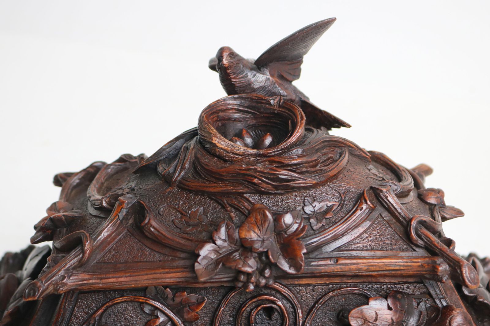 photo vinterior Exquisite Openly Carved 19th Century Swiss Black Forest Jewelry Box Walnut Bird