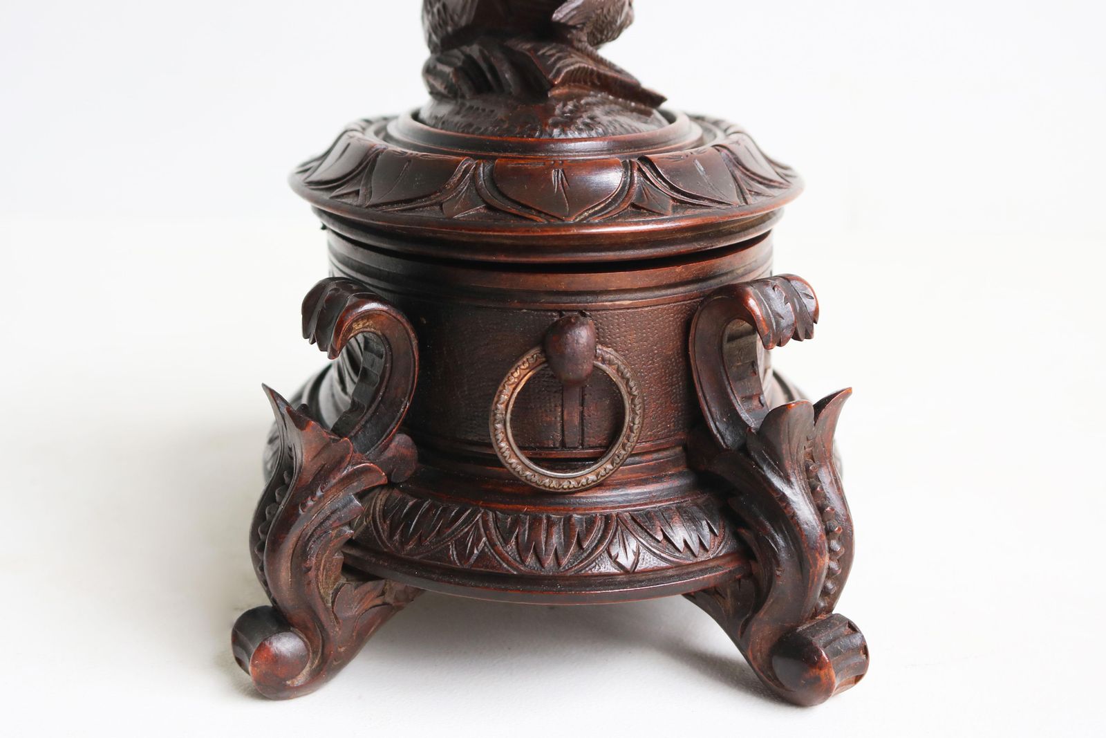 1618.0 Oval Jewelry Box Carved Walnut Swiss 19th Century Black Forest photo