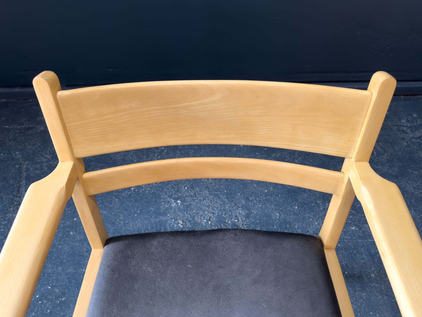 Hans Wegner For Getama Beech And Black Leather Armchair photo vinterior
