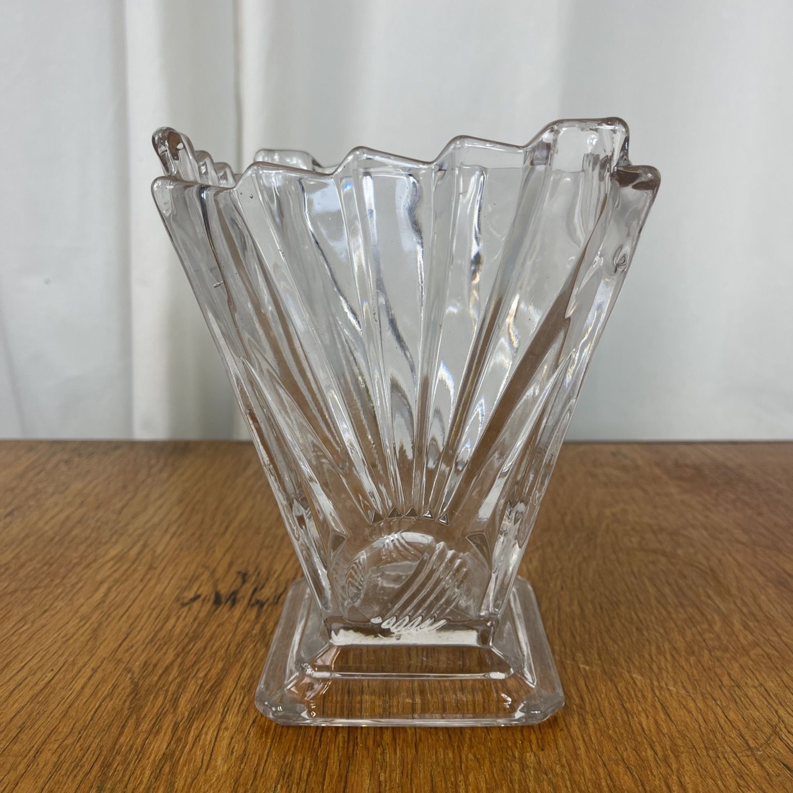 photo furniture Sowerby Art Deco Vase Square Base Sunburst 18cm Clear Glass Stunning