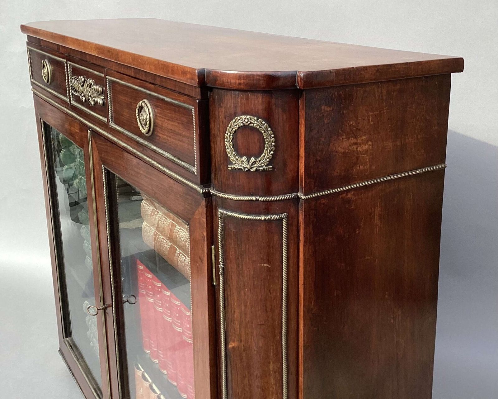 photo vinterior Good Regency Rosewood And Gilt Brass Mounted Side Cabinet