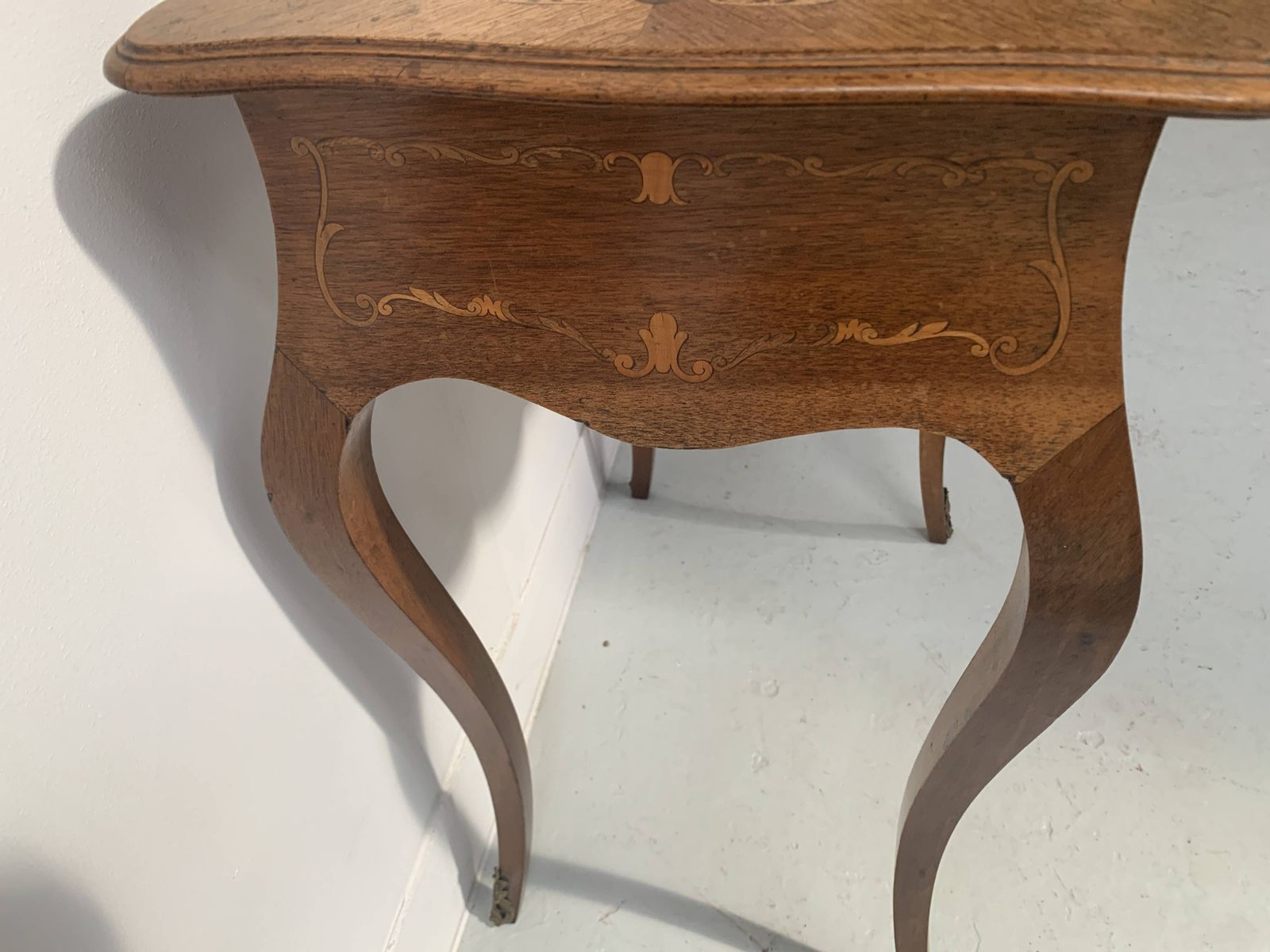 photo furniture Louis XV Style Work Table In Marquetry Wood, 20th Century