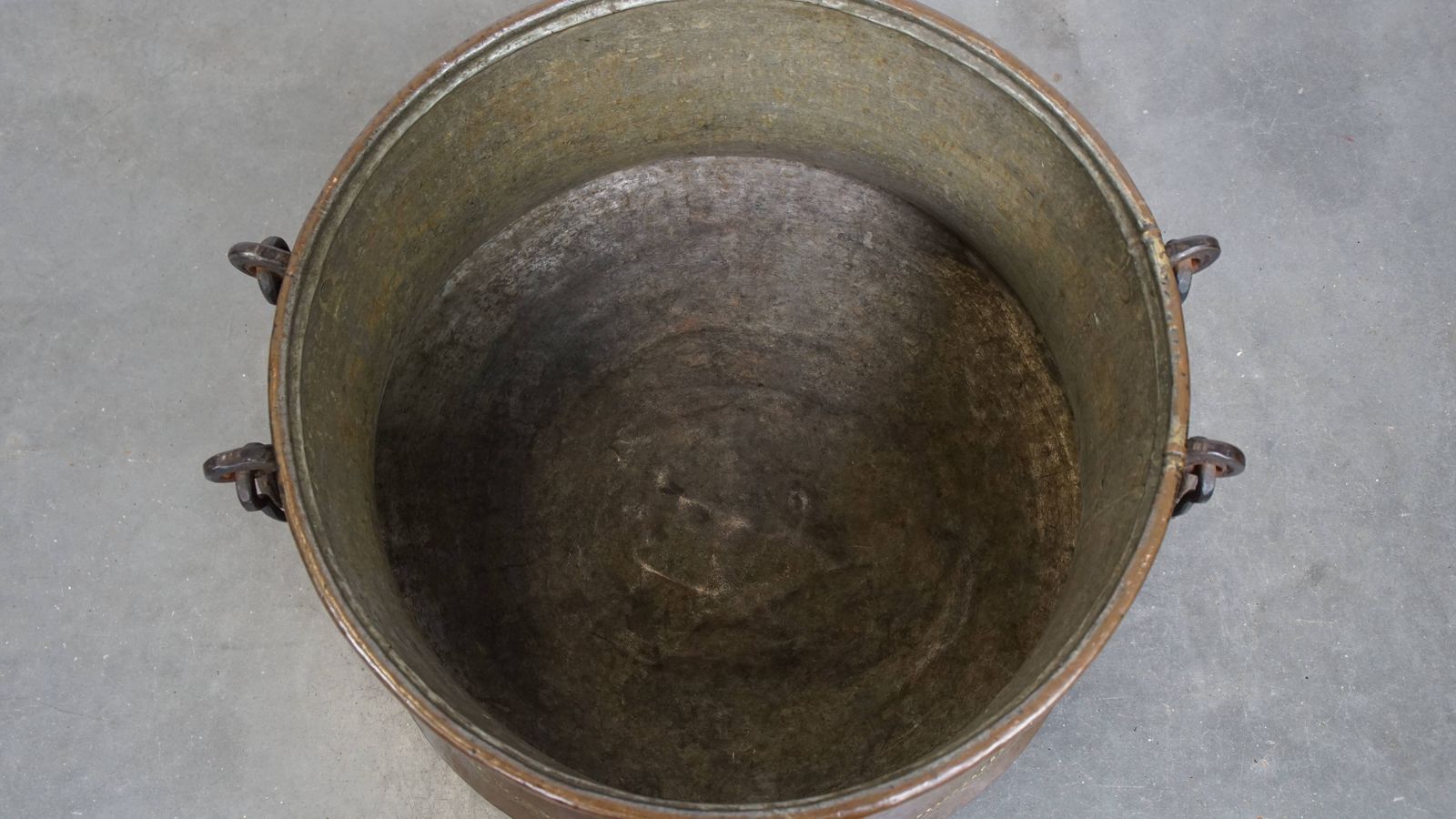 Grote En Bijzonder Sfeervolle Antieke Koperen Ketel/Haardhoutbak Met Mooie Patina photo Woonaccessoires