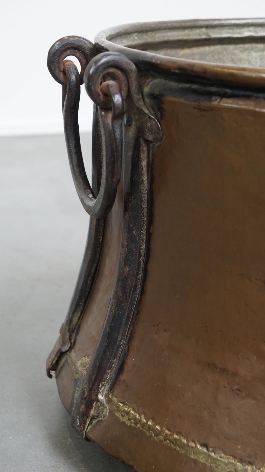 Unique Large And Very Charming Antique Copper Kettle/Firewood Box With A Beautiful Patina photo 311.99039999999997