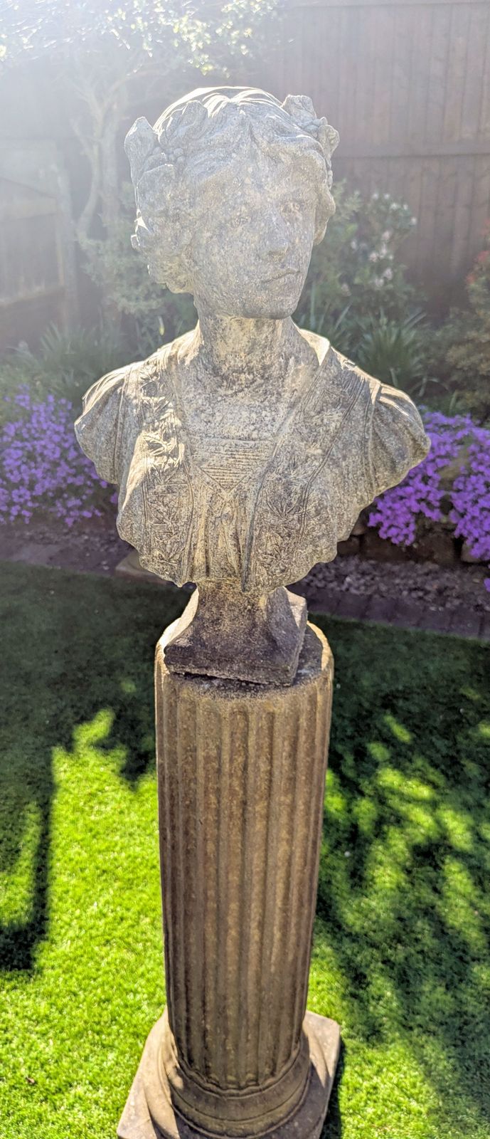 photo vintage Vintage Marie Anne Garden Bust Ornemant English Stone Delivery Available 0050.