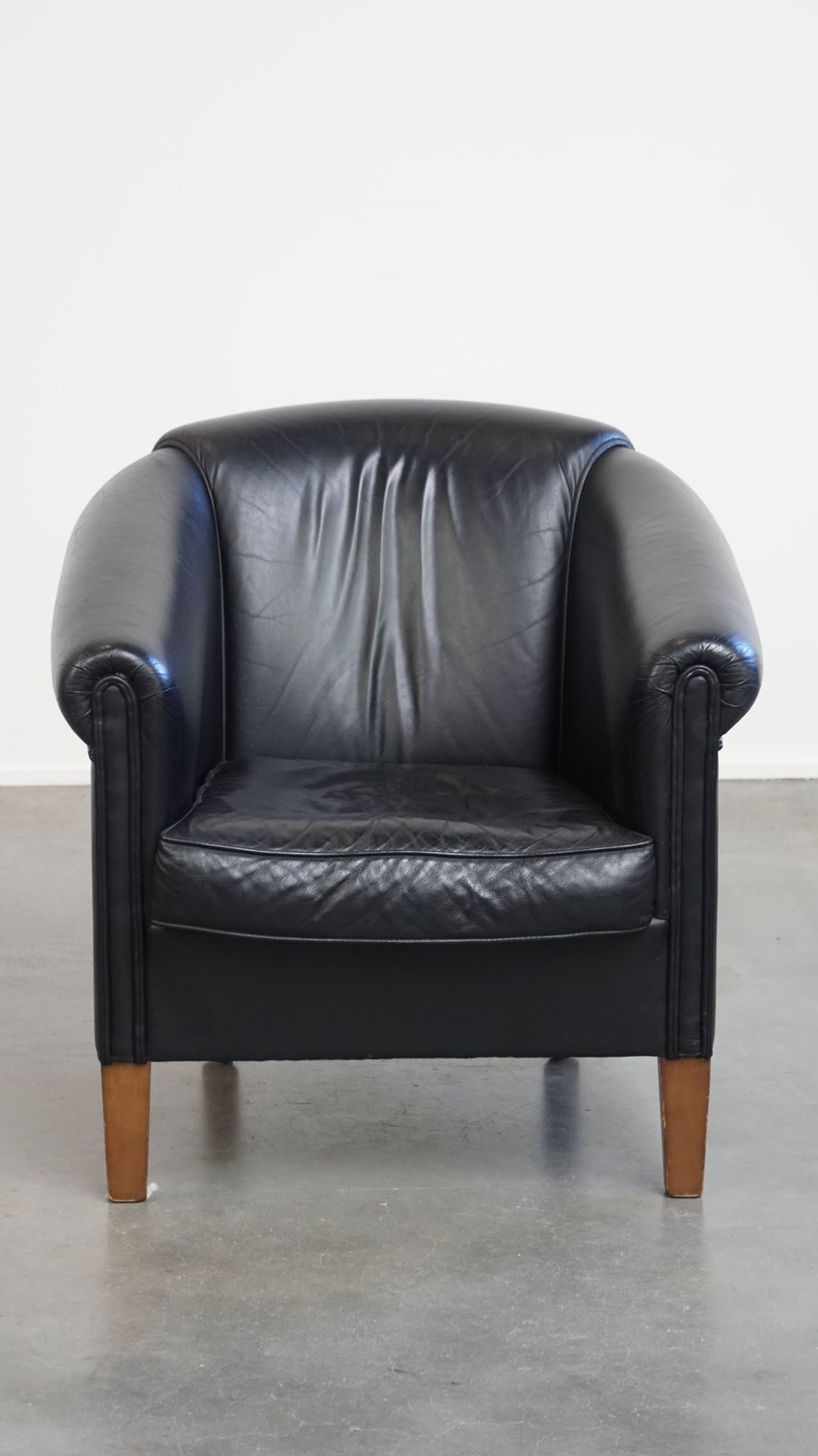 Great Black Cowhide Club Chair In English Style With A Timeless Design photo furniture
