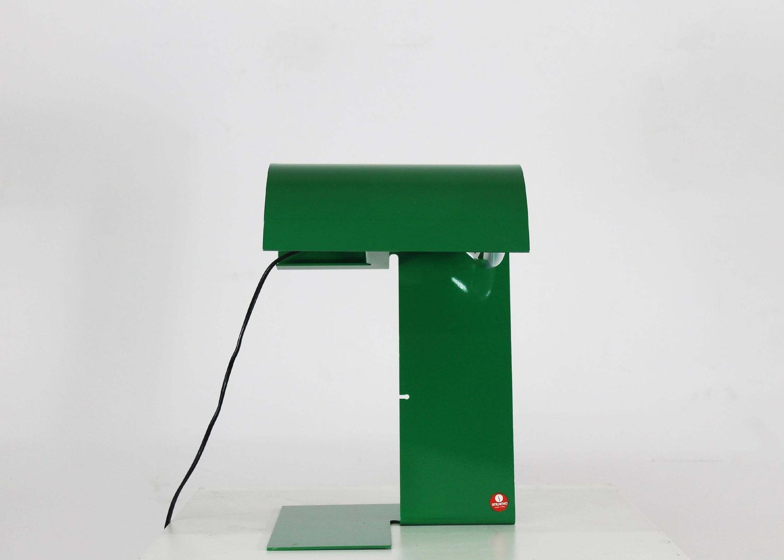 Trabucchi Vecchi Volpi Blitz Table Lamp In Green Lacquered Metal By Stilnovo 70s photo furniture