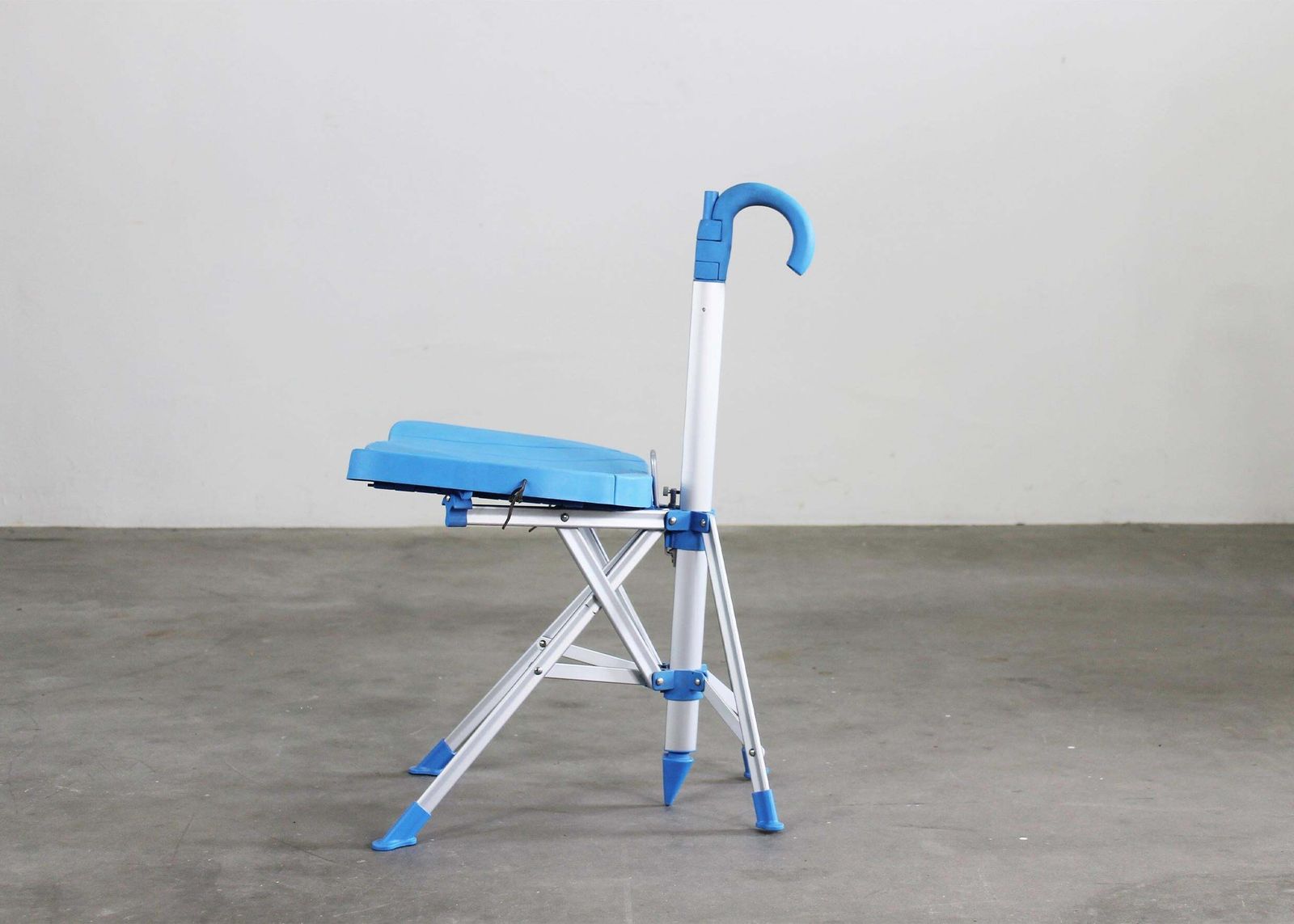 7779.0 Gaetano Pesce Set Of Four Multicoloured Umbrella Chairs By Zerodisegno 1990s photo