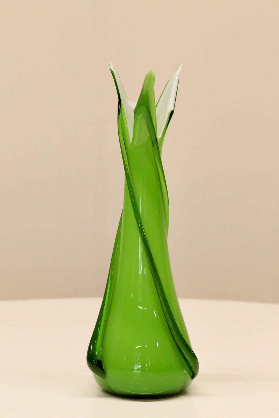 Pair Cristalleria Fratelli Betti / Alrose Italian Empoli Green Art Glass Vases photo vinterior