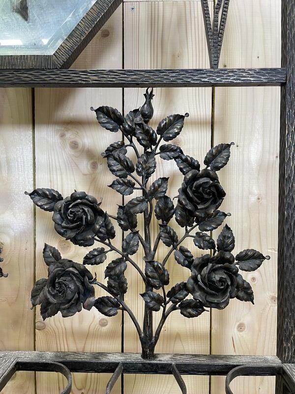Portemanteau   Vestiaire Art Nouveau En Fer Martelé photo for sale