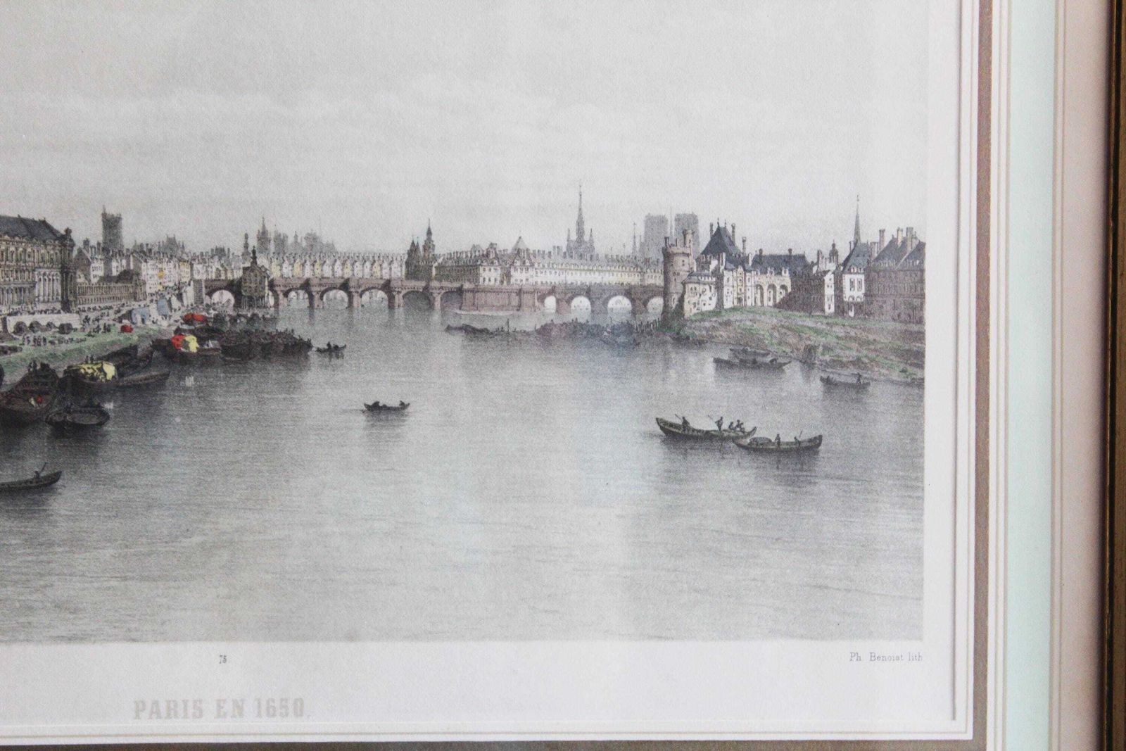 Grote Vintage Ingelijste Lithografie Parijs 1650, Met De Hand Ingekleurd, Ph Benoist Hth, Nanthes Lithography, Quai Conti 3, Verguld Geschilderde Lijst, Glazen Voorzijde photo for sale