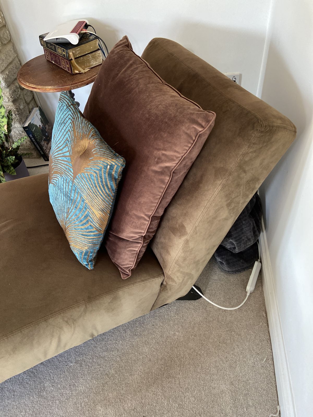 Luxury Velvety Chaise Longue photo for sale