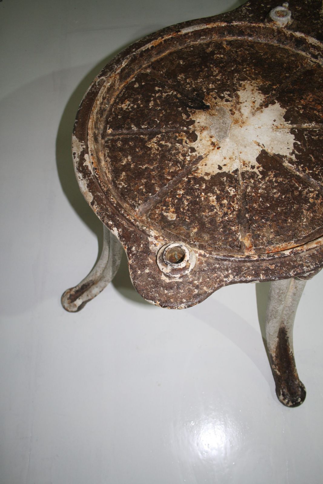 photo vinterior Unusual 19th Century Victorian Cast Iron Garden Side Table Or Pot Stand