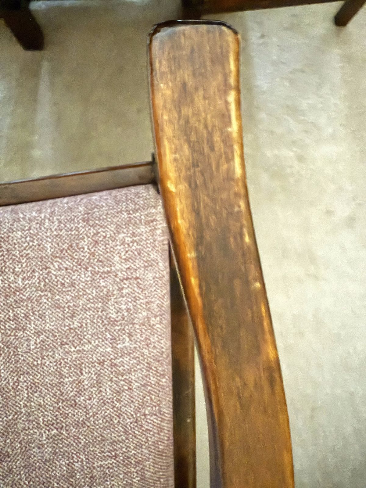 photo vinterior Larkswood Dining Room Table And Chairs. The Oak Collection In Warm Oak